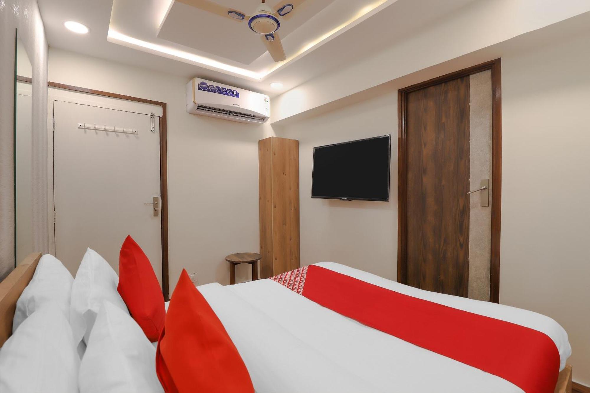 Oyo Hotel Shree Niwas アーメダバード エクステリア 写真