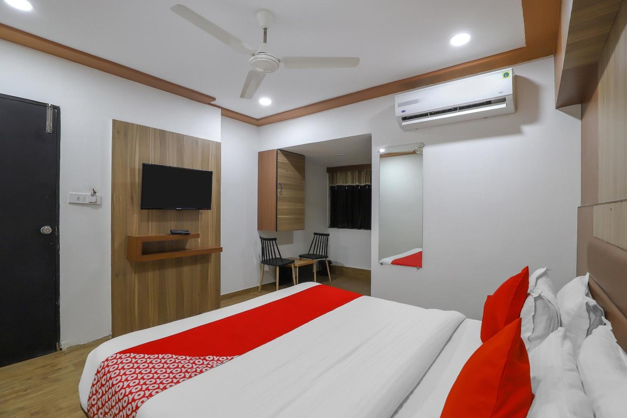 Oyo Hotel Shree Niwas アーメダバード エクステリア 写真