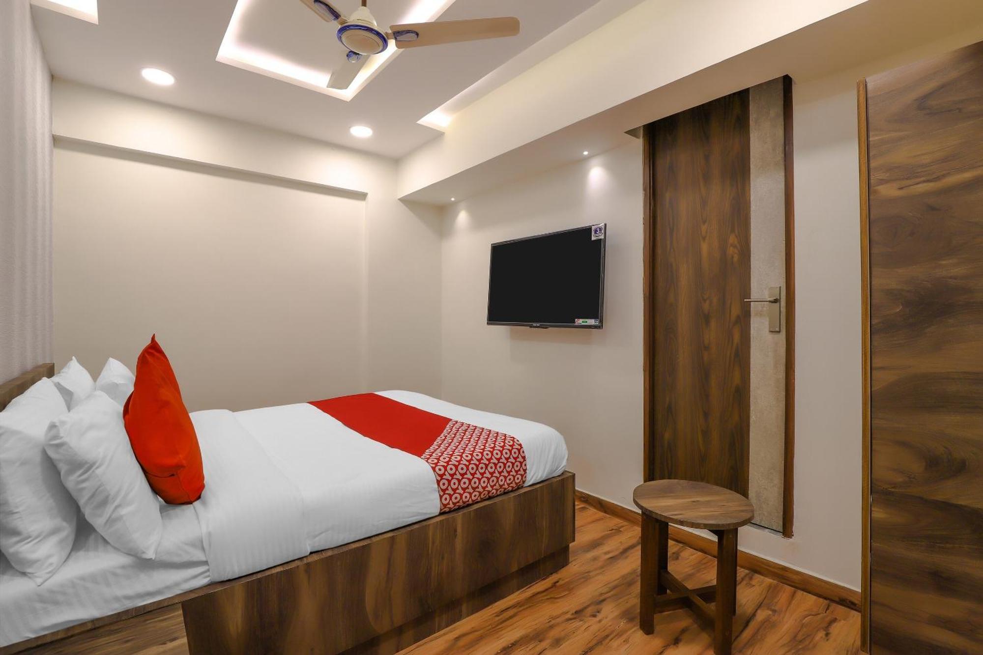 Oyo Hotel Shree Niwas アーメダバード エクステリア 写真