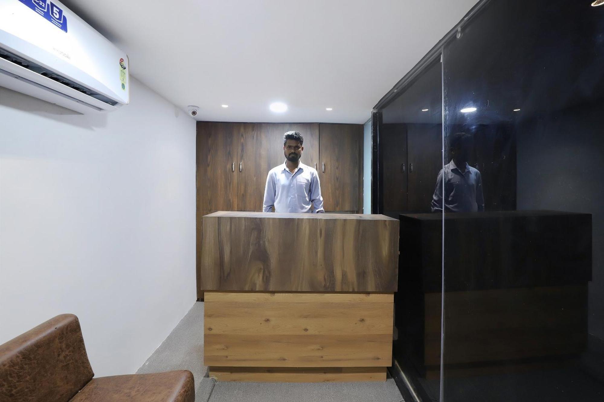 Oyo Hotel Shree Niwas アーメダバード エクステリア 写真
